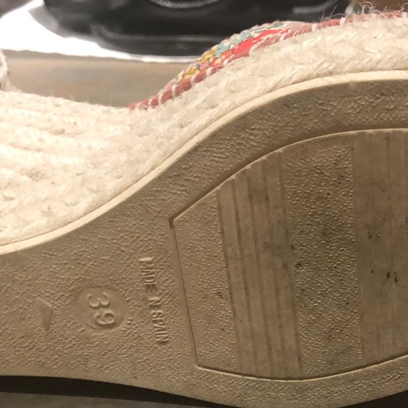 Floral Wedges Sz9 Like New - Picture 6 of 6